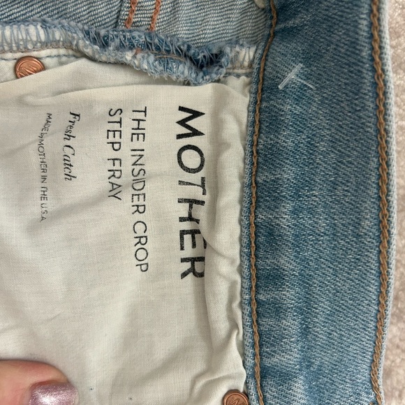 Mother The Insider Crop Step Fray in Fresh Catch Size 28- High Rise
Bootcut - Picture 15 of 16